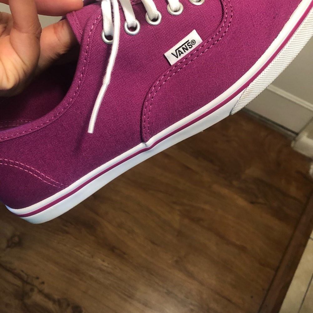 Vans - Picture 4 of 5